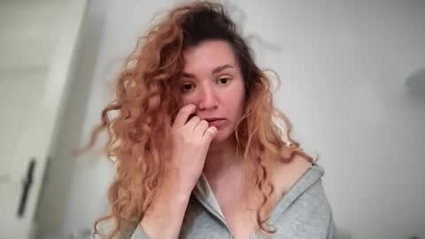 foxy_and_classy online show from April 2026 11:52:02 AM