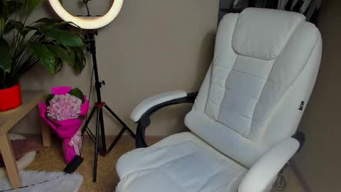 Foxy online show from October 2025 12:19:01 AM