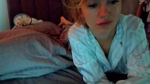 Foxy online show from May 2026 02:51:02 AM