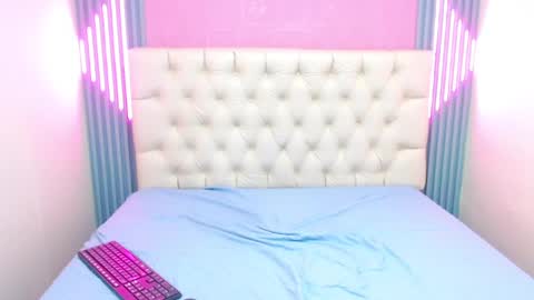 Ella online show from February 2025 06:24:01 PM