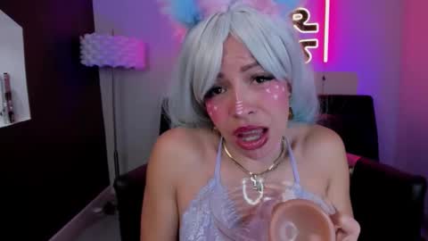 Snapshot of foxy_evans chatting on February 2026 06:23:01 PM Miss Evans online show from February 2026 06:23:01 PM