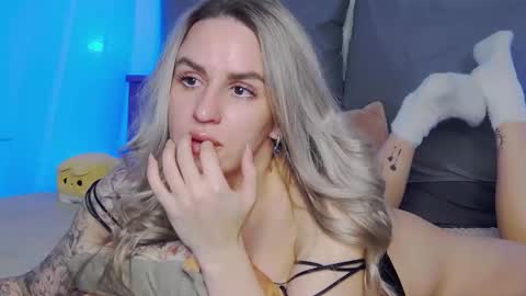 Foxy Kimmi online show from March 2026 06:30:01 AM