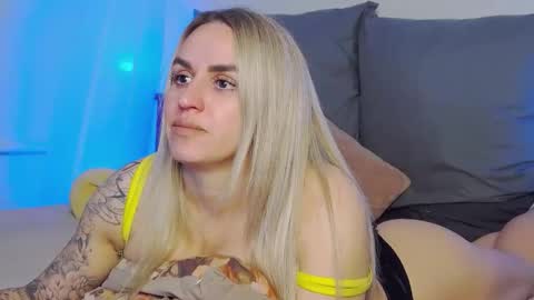 Foxy Kimmi online show from May 2026 06:41:01 AM