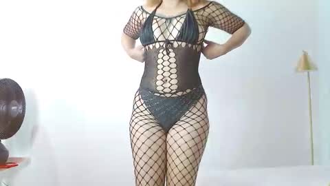 Snapshot of foxy_lexy chatting on February 2025 12:50:01 PM foxy_lexy online show from February 2025 12:50:01 PM