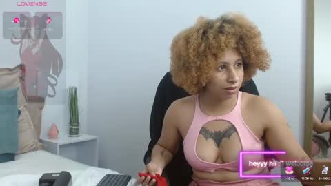 Snapshot of foxy_lexy chatting on March 2025 10:07:02 AM foxy_lexy online show from March 2025 10:07:02 AM