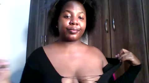 Kayla online show from October 2025 04:21:01 AM