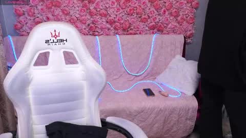 Maya online show from April 2026 04:18:01 AM