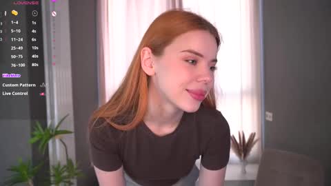 Snapshot of foxyrise chatting on November 2025 06:13:01 AM Jane Foxy online show from November 2025 06:13:01 AM