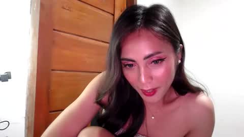 Snapshot of foxytheaxxx chatting on April 2026 01:41:01 PM Thea online show from April 2026 01:41:01 PM