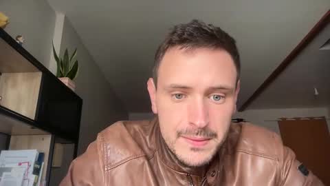 Snapshot of fraisetagada359 chatting on November 2025 11:21:01 AM fraisetagada359 online show from November 2025 11:21:01 AM