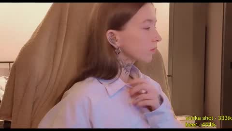 fran_bow online show from November 2025 01:33:01 AM