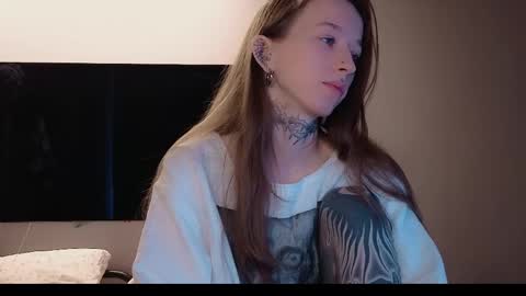 fran_bow online show from April 2026 10:28:01 AM