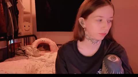 fran_bow online show from April 2026 01:16:02 PM