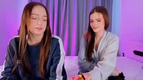 Snapshot of francessmason chatting on February 2026 02:11:02 PM Marybrown eye Katy gray eye online show from February 2026 02:11:02 PM