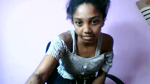 Snapshot of francia333068 chatting on June 2026 08:07:02 PM francia333068 online show from June 2026 08:07:02 PM