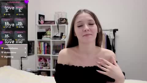 Snapshot of francinaporteus chatting on March 2026 12:33:02 PM Francis online show from March 2026 12:33:02 PM