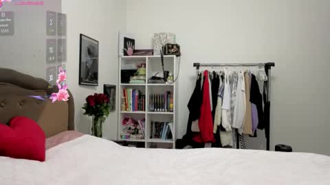 Snapshot of francinaporteus chatting on March 2026 01:04:02 PM Francis online show from March 2026 01:04:02 PM