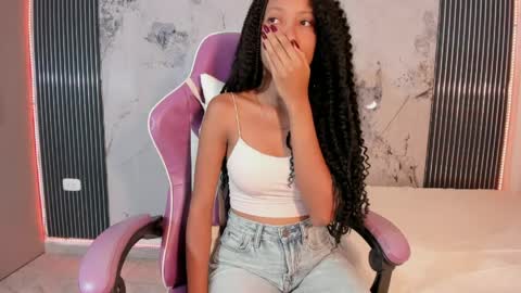 Laura online show from April 2026 07:30:02 PM