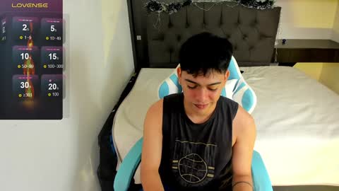 Snapshot of franco_rizzo01 chatting on December 2024 08:33:01 PM frank online show from December 2024 08:33:01 PM