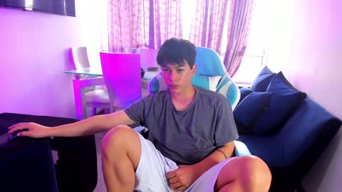 Snapshot of franco_rizzo01 chatting on January 2025 06:18:01 PM frank online show from January 2025 06:18:01 PM