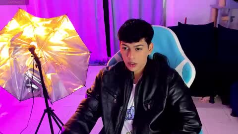 Snapshot of franco_rizzo01 chatting on November 2025 09:03:02 PM frank online show from November 2025 09:03:02 PM