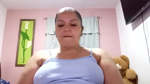 Snapshot of francy_froz chatting on November 2025 02:06:01 AM francy froz online show from November 2025 02:06:01 AM