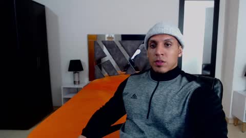 Snapshot of frank_heaven_shore chatting on February 2025 05:16:01 AM Frank online show from February 2025 05:16:01 AM