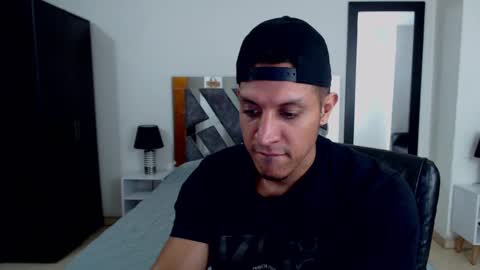 Snapshot of frank_heaven_shore chatting on February 2025 09:04:02 PM Frank online show from February 2025 09:04:02 PM