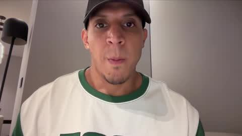 Snapshot of frank_heaven_shore chatting on October 2025 02:17:01 AM Frank online show from October 2025 02:17:01 AM