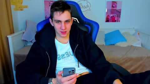 Frank online show from March 2025 06:02:02 AM