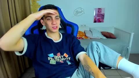 Frank online show from October 2025 04:21:01 AM