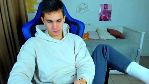 Frank online show from October 2025 04:53:02 AM