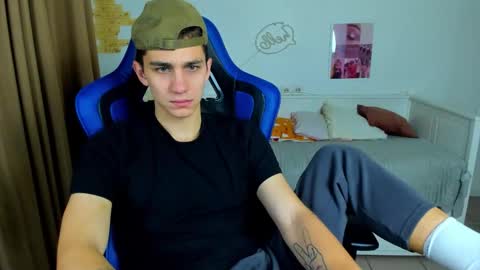 Frank online show from October 2025 04:48:02 AM