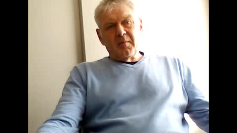 frannkboy61 online show from April 2026 09:10:01 AM