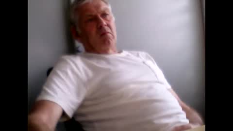 frannkboy61 online show from May 2026 06:06:01 PM