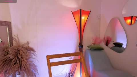Fransheska online show from May 2026 12:01:02 PM