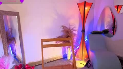 Fransheska online show from May 2026 11:37:02 AM