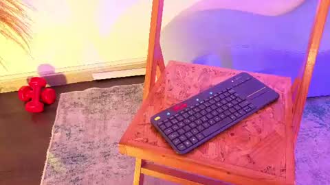 Fransheska online show from July 2026 11:35:01 AM