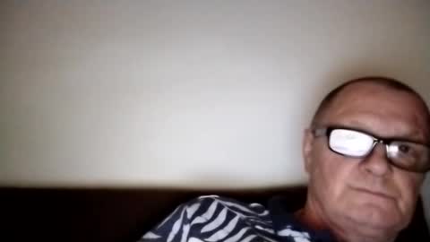 Snapshot of frauenfeind1 chatting on September 2025 07:52:02 AM Wolfi online show from September 2025 07:52:02 AM