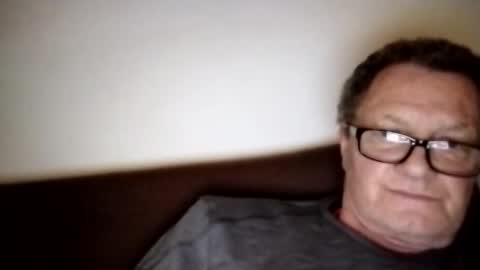 Snapshot of frauenfeind1 chatting on December 2025 01:07:01 PM Wolfi online show from December 2025 01:07:01 PM