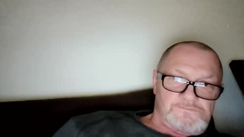 Snapshot of frauenfeind1 chatting on February 2026 09:19:02 AM Wolfi online show from February 2026 09:19:02 AM