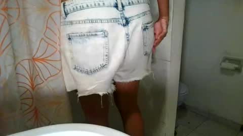 Snapshot of freakjawn1992 chatting on October 2025 10:44:01 PM FreakJawn online show from October 2025 10:44:01 PM