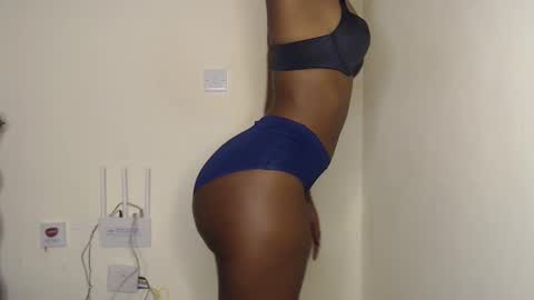 Snapshot of freaky_ass chatting on December 2024 12:25:02 PM Berry online show from December 2024 12:25:02 PM