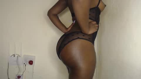 Snapshot of freaky_ass chatting on October 2025 02:52:02 PM Berry online show from October 2025 02:52:02 PM