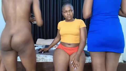 freaky_bunnies online show from February 2026 07:25:02 PM