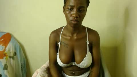 Snapshot of freaky_shamzzy chatting on December 2025 03:17:02 PM shamika online show from December 2025 03:17:02 PM