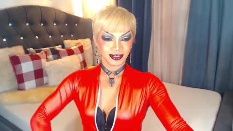 Snapshot of freakyzizi chatting on January 2026 12:14:02 AM FREAKY ZIZI online show from January 2026 12:14:02 AM