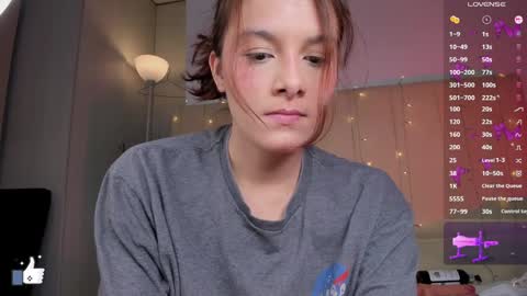 Snapshot of freckledpussy chatting on January 2025 10:43:02 AM ALEXA online show from January 2025 10:43:02 AM