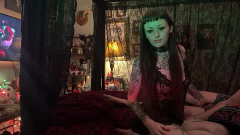 Snapshot of frecklefacefreak chatting on December 2025 09:52:01 PM Bambi online show from December 2025 09:52:01 PM