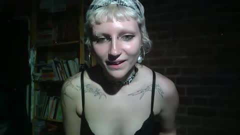 Lily Red online show from May 2026 03:35:01 AM